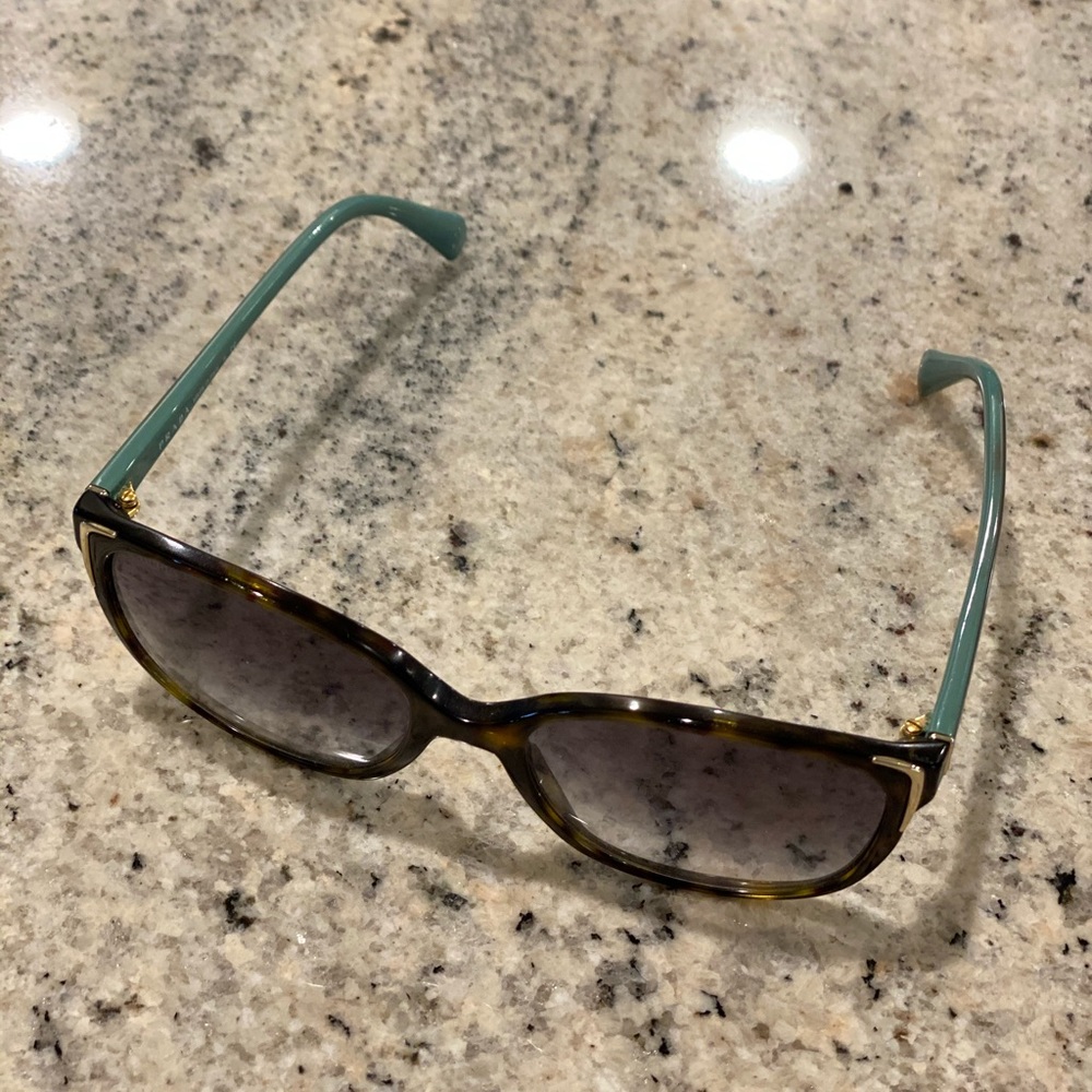 Prada sunglasses - Picture 4 of 5